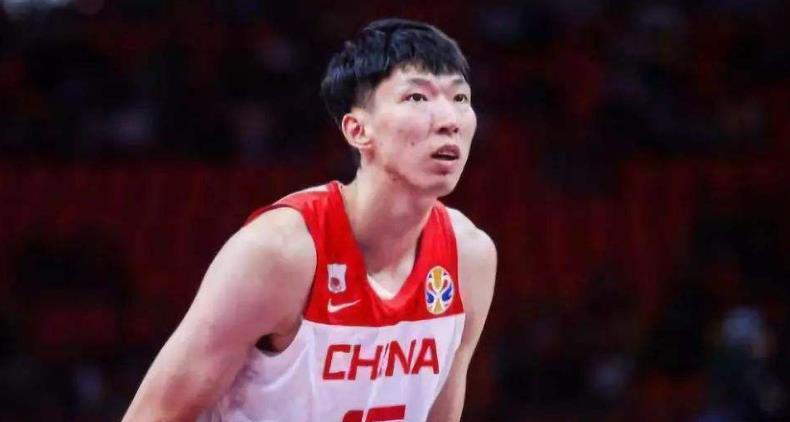 中国球员在NBA打球时都穿啥鞋子？阿联穿耐克，姚明穿锐步毁生涯(5)