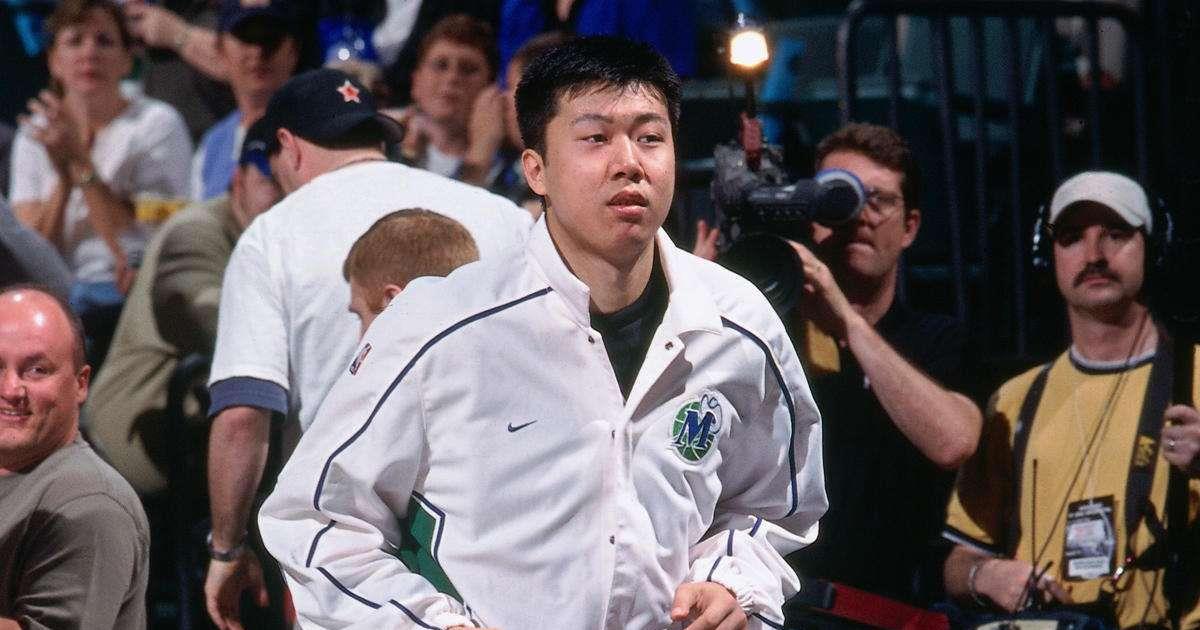 中国球员在NBA打球时都穿啥鞋子？阿联穿耐克，姚明穿锐步毁生涯(9)