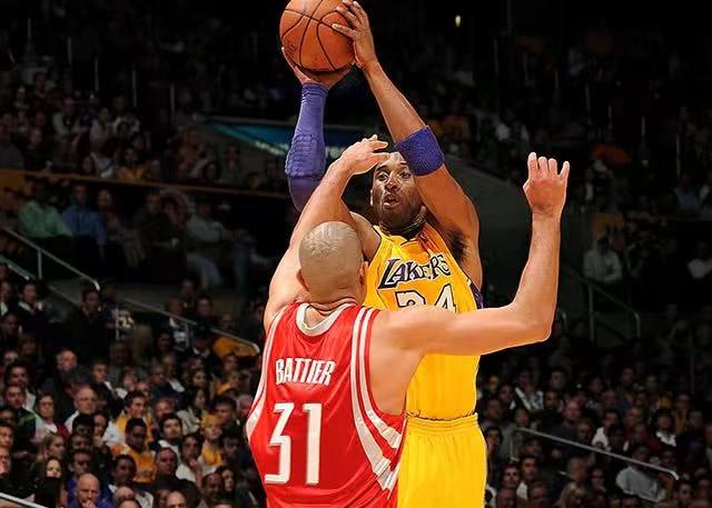 NBA六大“科比终结者”：拉加贝尔锁喉科比，一神人90秒帽科比4次(3)