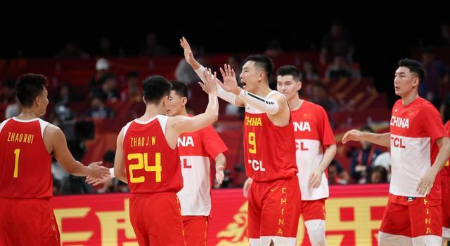 亚篮联官宣，中国男篮收巨大喜讯，杜锋有望在8强赛战胜澳大利亚
