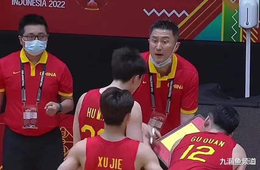 CBA被拔高了，中国男篮最大的软肋，从来没有一个世界级的控卫(4)