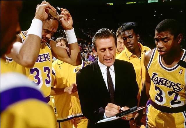80年代至今共九位球星统治过NBA，他们分别谁？
