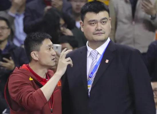 中国男篮决战哈萨克斯坦，杜锋新决定引争议，​赵睿驰援悬念揭开(2)