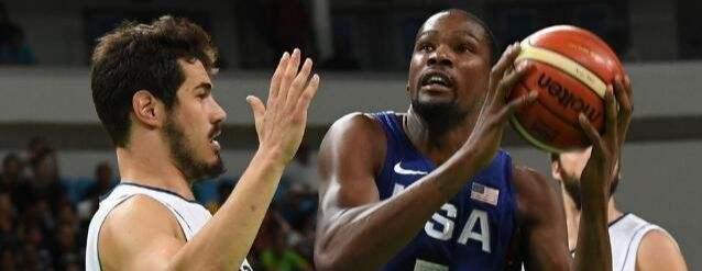 为何有些NBA球员到国际赛场就废，快来了解一下两个赛场的不同之处(4)