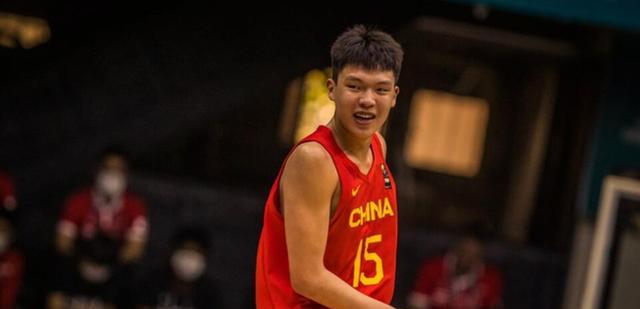 中国双塔狂轰43+18翻江倒海！中国U18男篮大胜17分获亚锦赛第3名