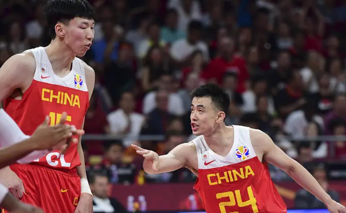 中国男篮仅剩规划球员一条路？青训体系下，李添荣或成U18阵容中希望之星(1)