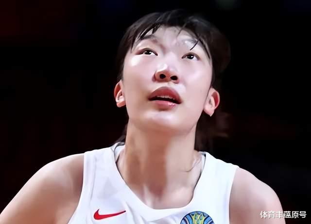 再来一次？中国女篮挑战夺冠大热，两大败笔造就一场小失落
