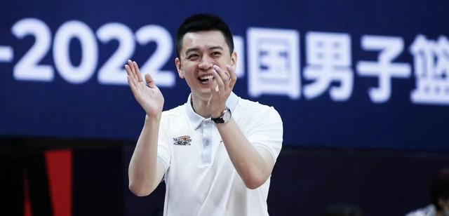 恭喜辽宁男篮，杨鸣收到两个好消息，下赛季夺冠提速，广东队慌了