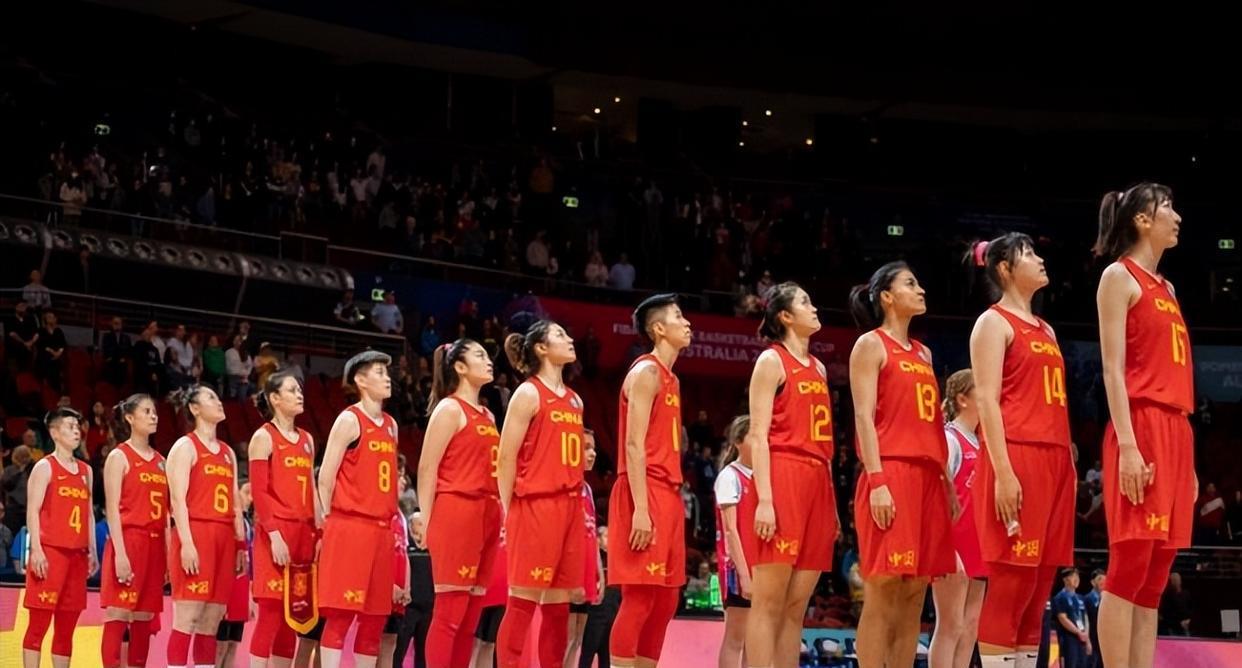 时隔28年！中国女篮再进4强 姑娘们拥抱庆祝 人民日报+央视盛赞(8)