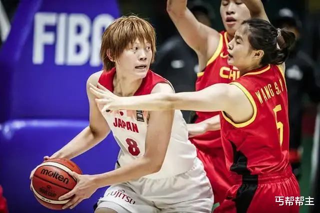 中国女篮之前连日本都打不过，怎么突然变得这么强了，原因就是教练！
