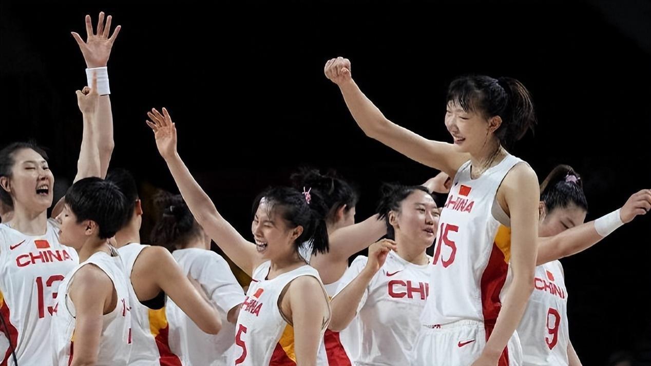 中国女篮85-71力克法国女篮，韩旭起重要作用，李梦力挽狂澜