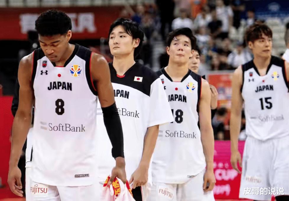日本男篮可谓用尽各种招数，归化了多名球员，包括八村垒(3)