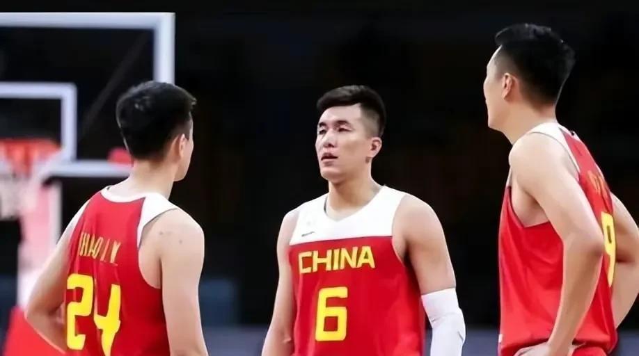 中国男篮世预赛将训练，易建联提出加入，姚明点赞，中国男篮崛起