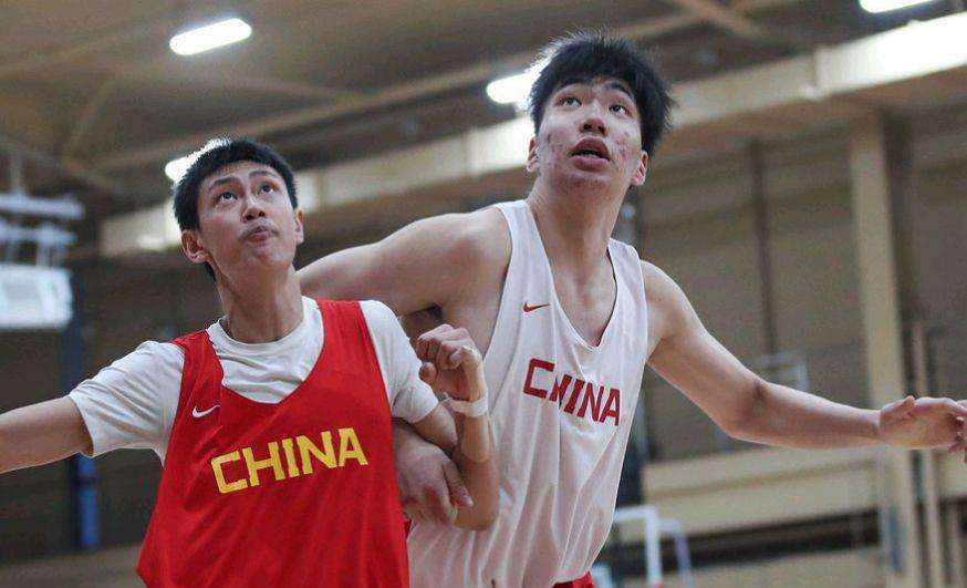 中国男篮高塔新秀迎来大爆：防守王哲林不在话下，或进入国家队