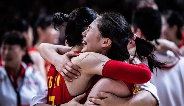 正式官宣！中国女篮王牌后卫完成转会，携手辽宁名帅，冲击总冠军