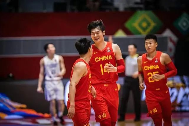 中国男篮战胜巴林，全队正负值如下