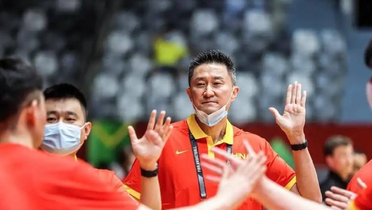中国男篮换帅后陈容迎来改变，14大名单基本出炉，杜锋爱徒或弃用