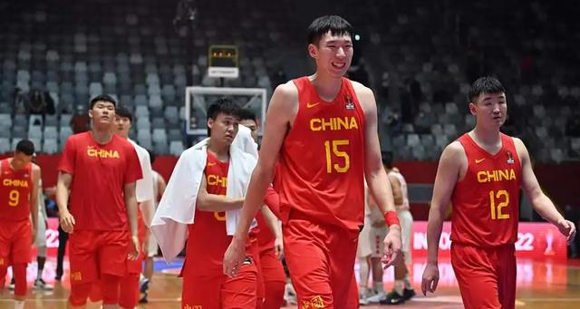 中国男篮重新集结，后卫线竞争激烈，辽宁双星真的无法撼动？(3)