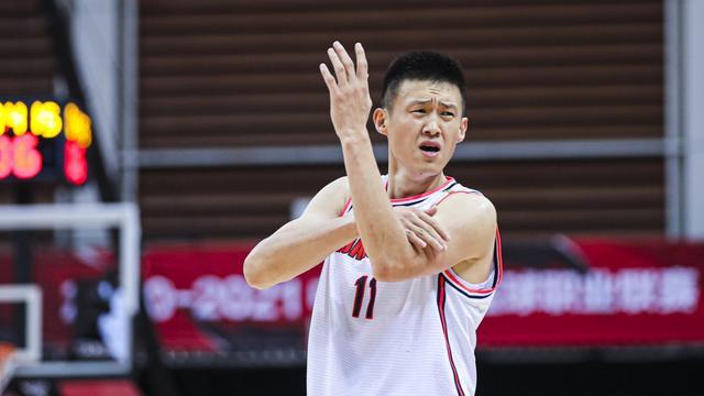 中国男篮实力仍在的5名老将，易建联成功转型，周鹏状态保持出色