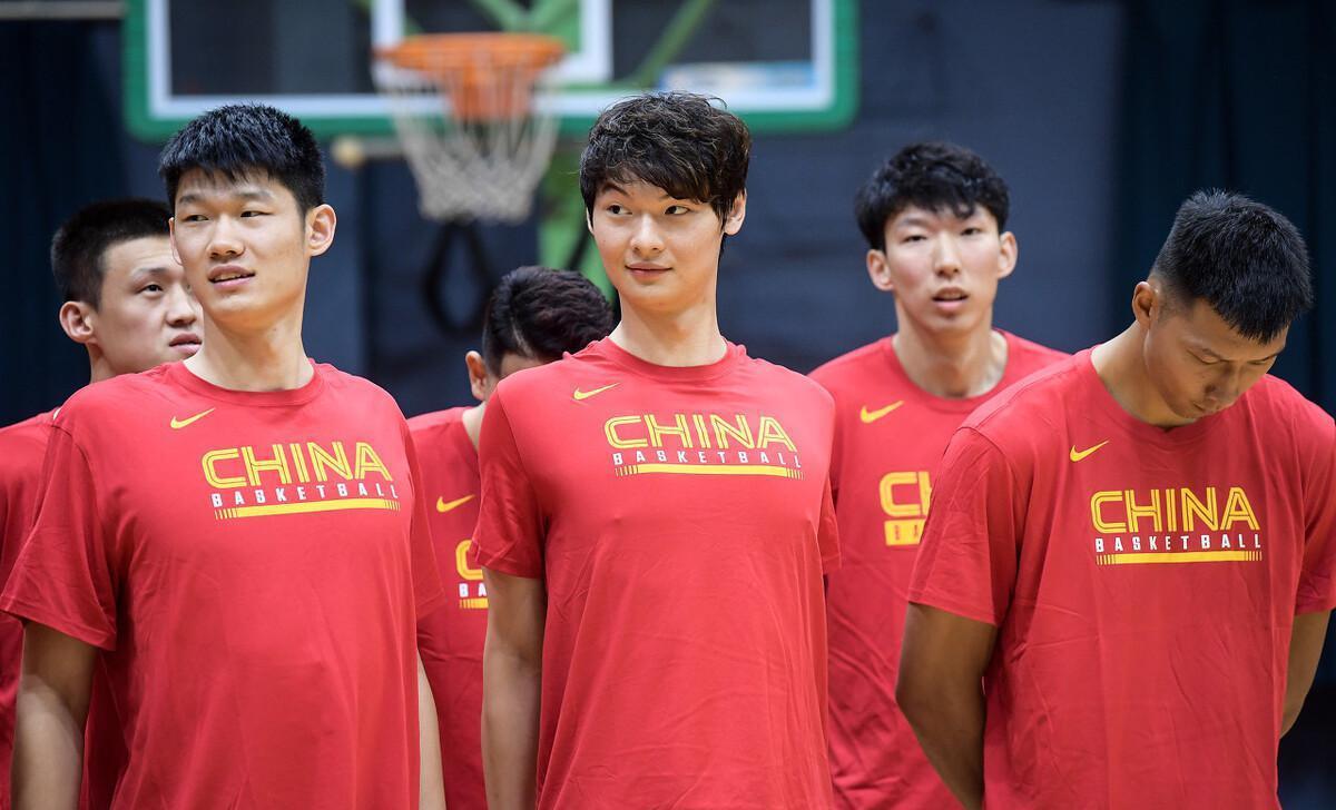 中国男篮名单将出炉，乔帅选中七大内线但无CBA板王，3人已获三星(2)