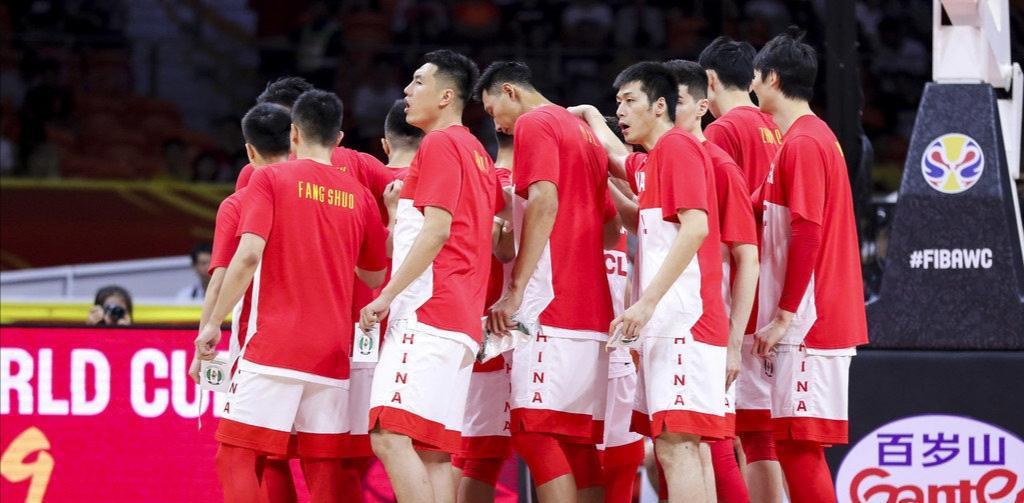 杨毅认为男篮进不了下届奥运会，或采用归化球员，小组抽签定成败(1)
