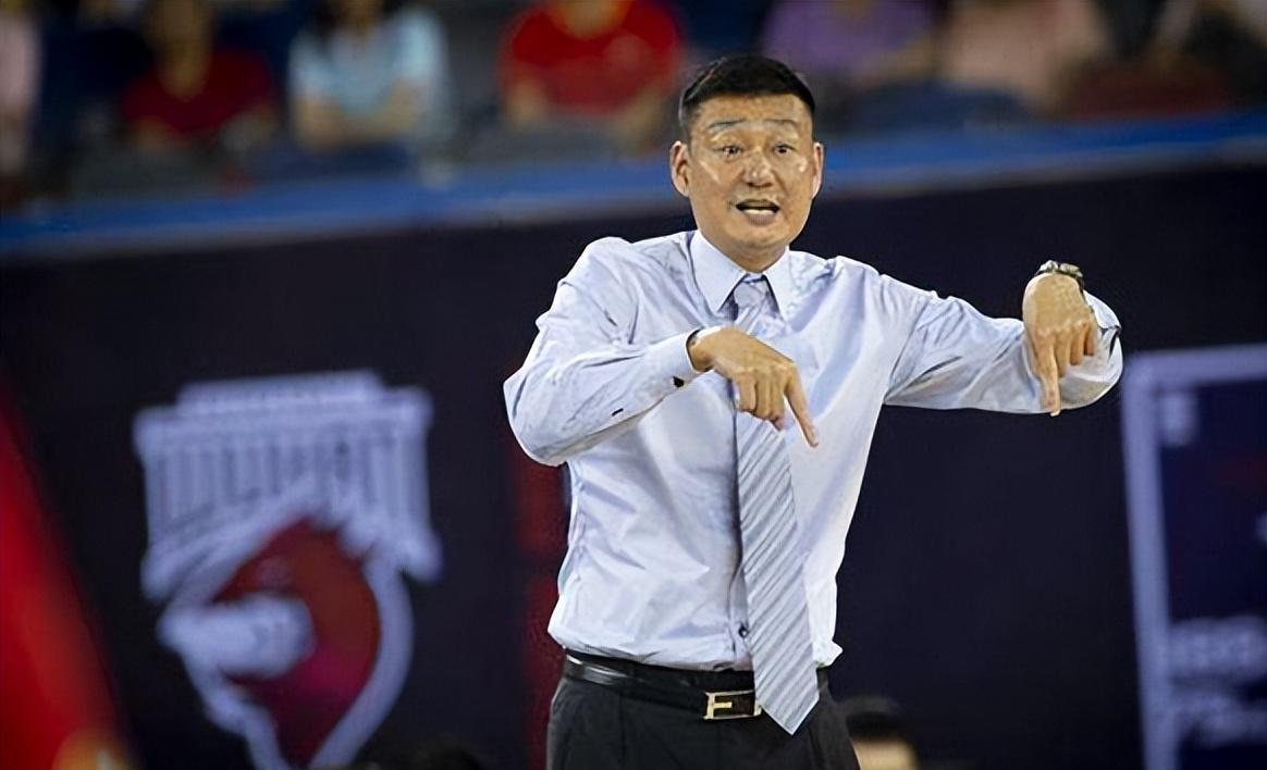 官宣！郑武重返中国篮坛，加盟总冠军球队，宫鲁鸣正式下课