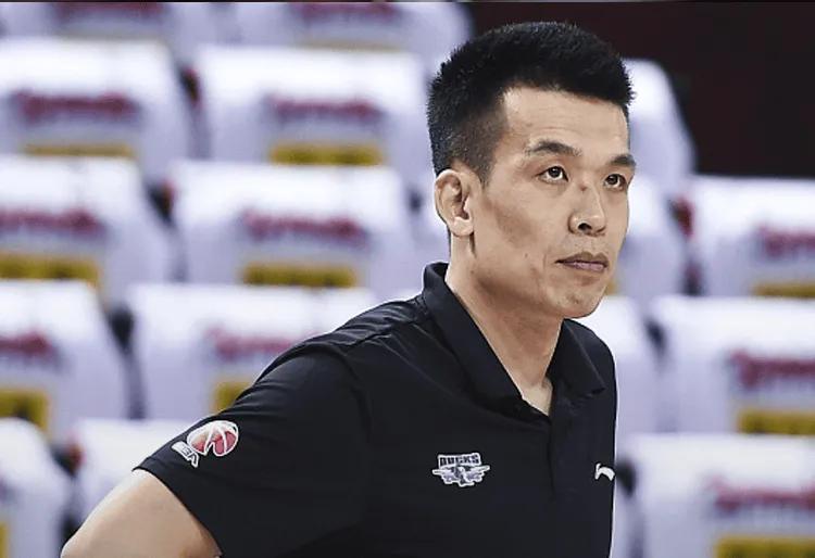 解立彬成了背锅侠，被北京首钢以身体原因解除主教练职位。
但北京首钢的问题是主教练