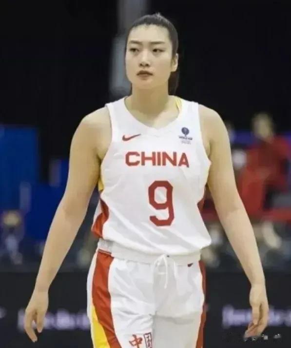 当李梦帮助中国女篮拿到世界杯亚军的时候，很多球迷都给她找对象，还有甚者说男篮一哥(1)