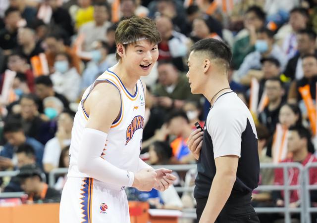 （体育）篮球——CBA季后赛：上海久事胜苏州肯帝亚(6)
