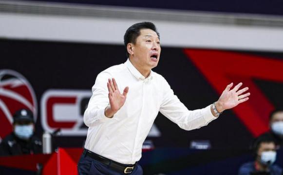 李春江说出大实话，被中国篮协开除教练资格的内幕曝光，球迷无奈(1)