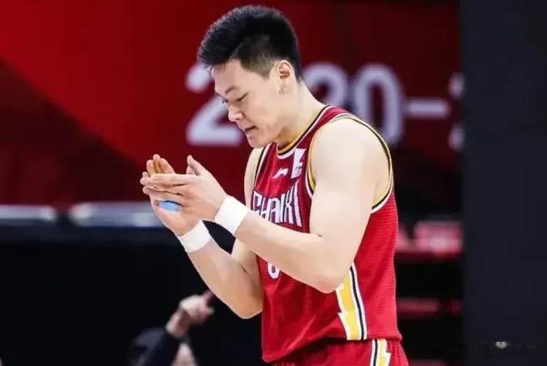 张宁在2023三人篮球世界杯资格赛首战中，代表中国三人男篮出战，独得8分，砍下了(1)