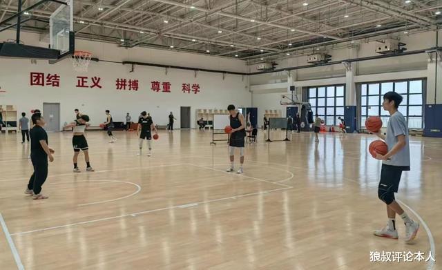 姚明督战！中国男篮与香港球队正式开打，没有公开直播太可惜(4)