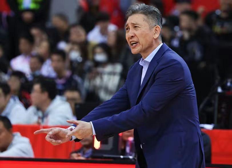 CBA本赛季主教练之最：
1、最成功的主教练：辽宁本钢男篮主教练杨鸣。
2、最反(5)