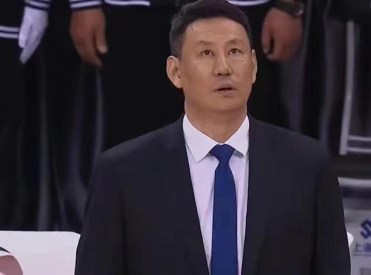 CBA本赛季主教练之最：
1、最成功的主教练：辽宁本钢男篮主教练杨鸣。
2、最反(9)
