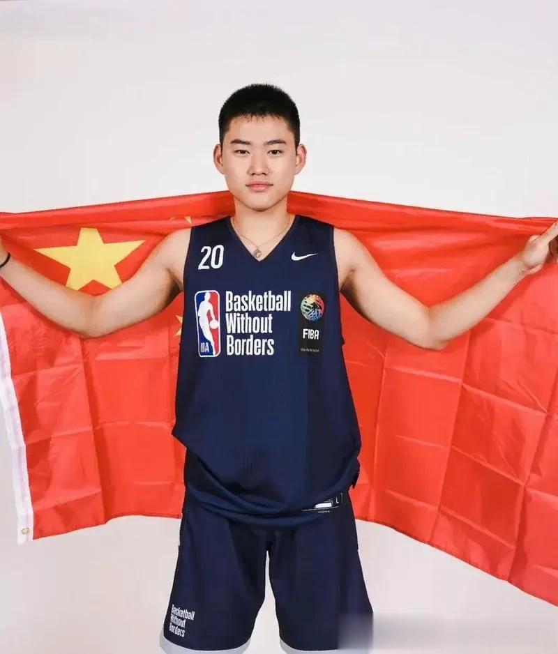 中国男篮前景最好4位新生代球员，
1.赵维伦，赵继伟接班人 100％
2.杨瀚森(1)