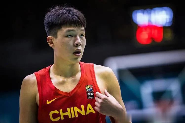 中国男篮前景最好4位新生代球员，
1.赵维伦，赵继伟接班人 100％
2.杨瀚森(4)