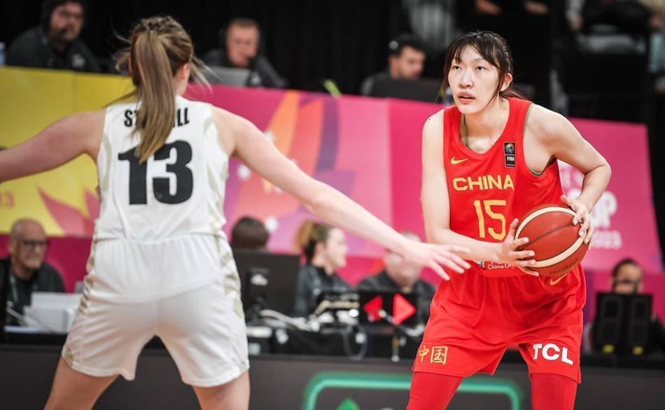 2连胜！中国女篮34分大胜新西兰，12人轮换，单节狂轰32-7(3)