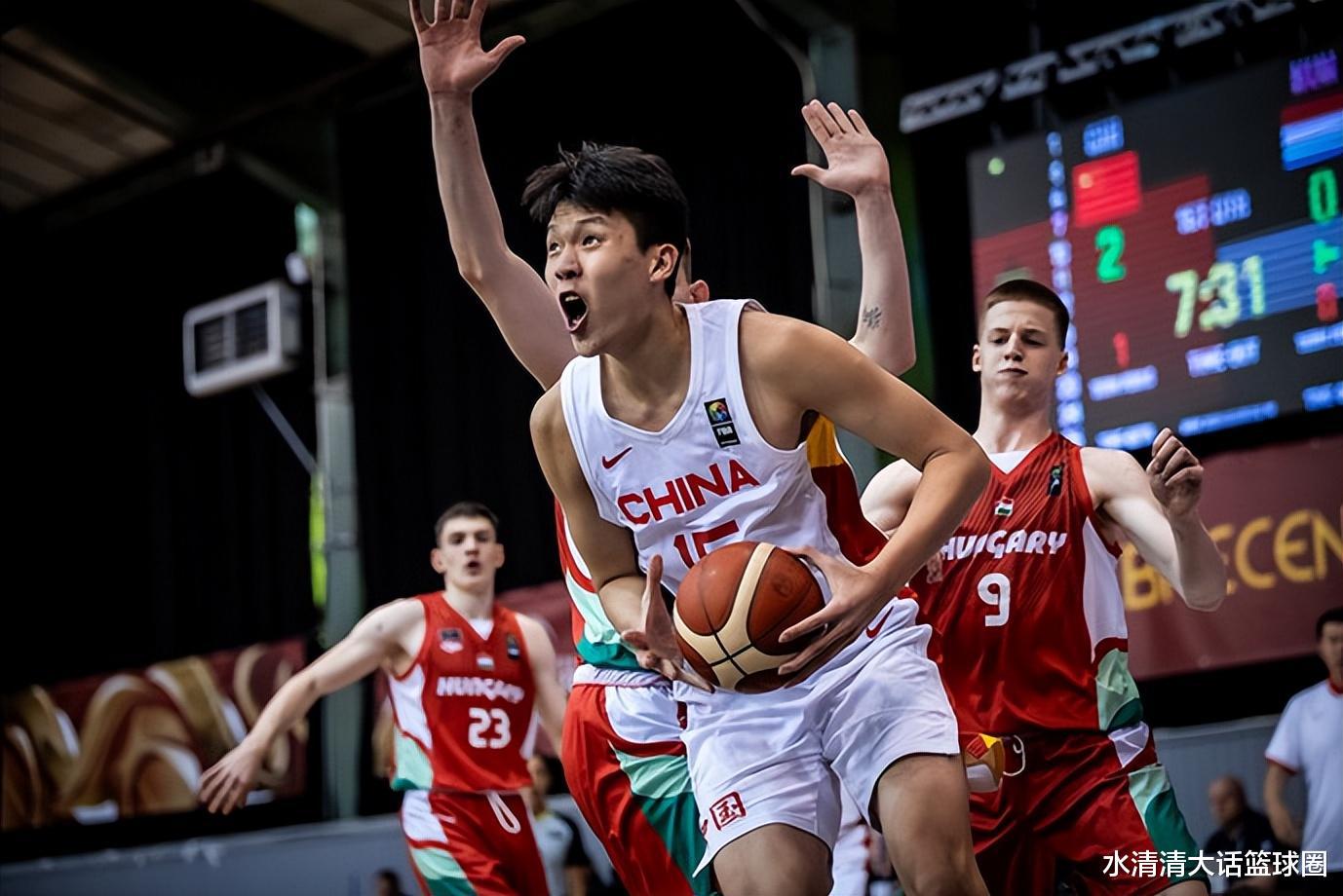 终于清醒！中国男篮76-66匈牙利，韩登教练三处“达标调整”