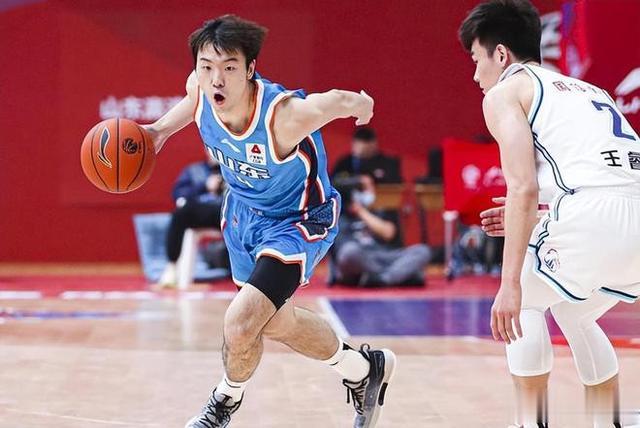 夏季联赛：山东高速男篮43分大胜，刘毅带来惊喜，四号位人才井喷(2)