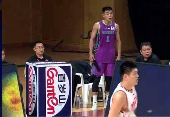 夏季联赛：山东高速男篮43分大胜，刘毅带来惊喜，四号位人才井喷(3)
