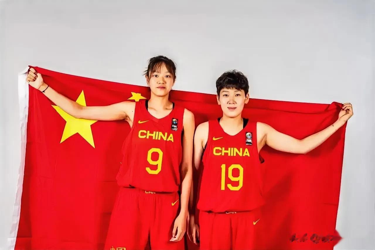 李青阳是下一个李梦！
U19中国女篮62-83不敌加拿大，
李青阳与胡多灵很敢打