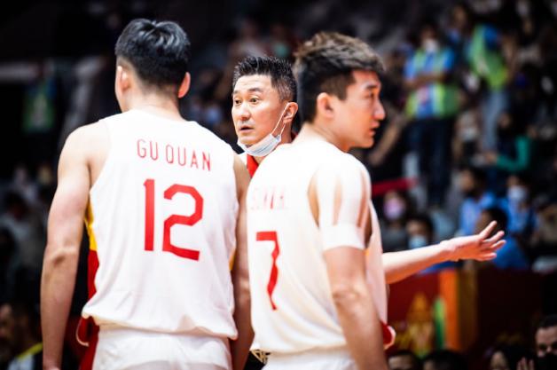 中国男篮后卫线高大化趋势揭晓！优势显著，球迷看出端倪！(2)