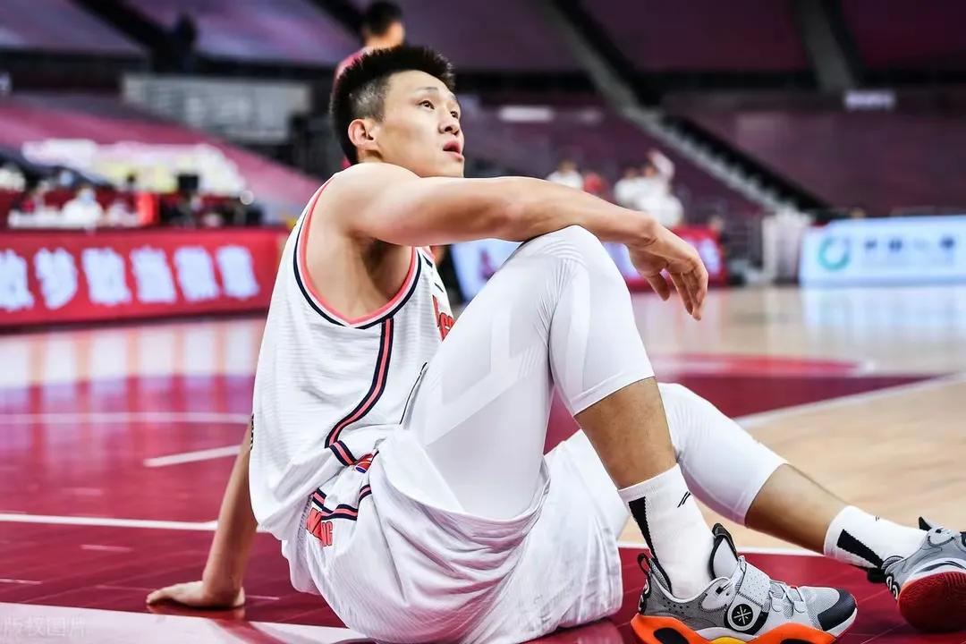 个人认为，周鹏是中国男篮最可靠的人，与乔尔杰维奇喜欢与否无关，因周鹏是最会打篮球(3)