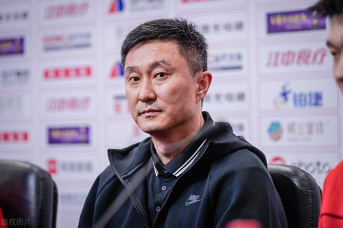 宏远续约杜峰三年，相信在他的带领下，宏远新赛季必将卷土重来(7)