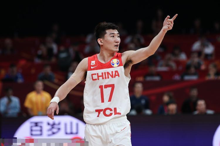 中国男篮这3位球员应该离开国家队了，一人彻底废了！(3)