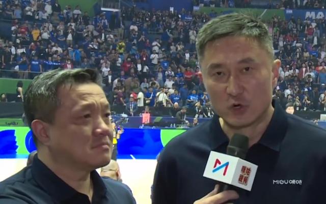 中国男篮不敌菲律宾，杨健哭了：替运动员委屈； 杜锋：这不是中国男篮的真实水平