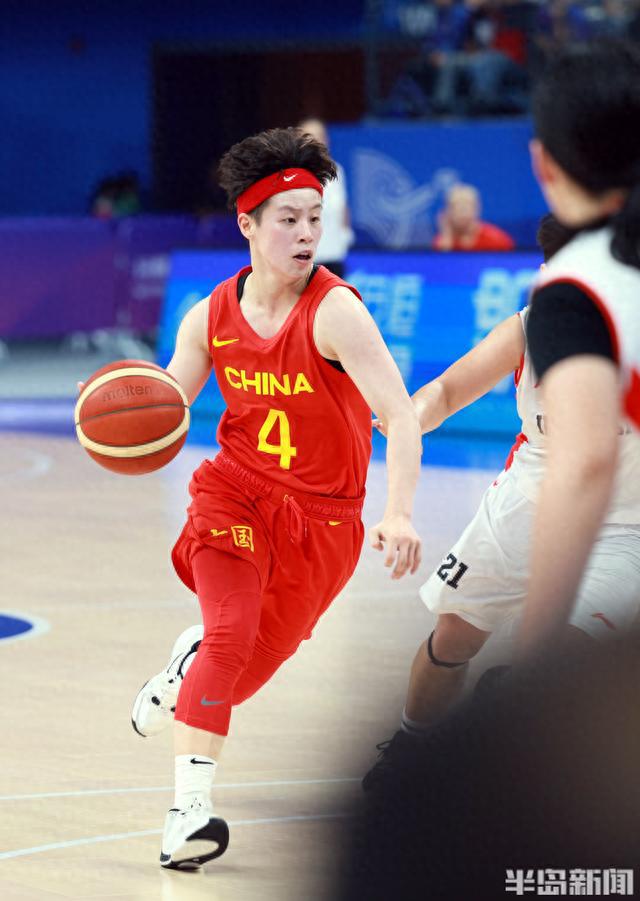 奥尼尔现身比赛现场！中国女篮狂胜印尼，王思雨给家乡人民送祝福(7)