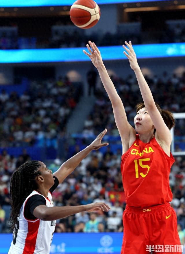 奥尼尔现身比赛现场！中国女篮狂胜印尼，王思雨给家乡人民送祝福(11)