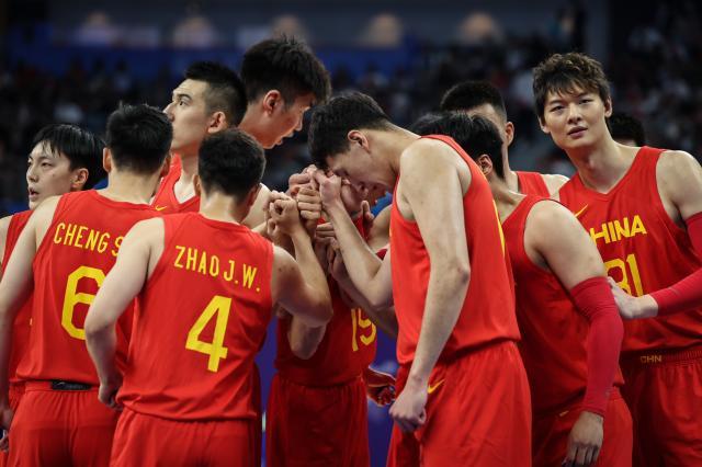 耻辱、无奈！中国男篮主场遭菲律宾二队20分大逆转(2)