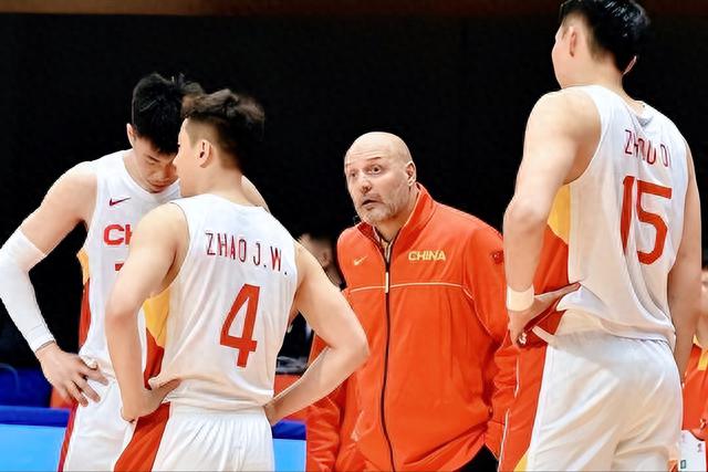 中国男篮真的需要李春江指导这样的主教练，打篮球就需要一股狠劲(3)